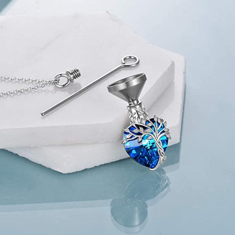 Collar con Urna en Forma de Corazón y Colgante de Piedra Preciosa 3