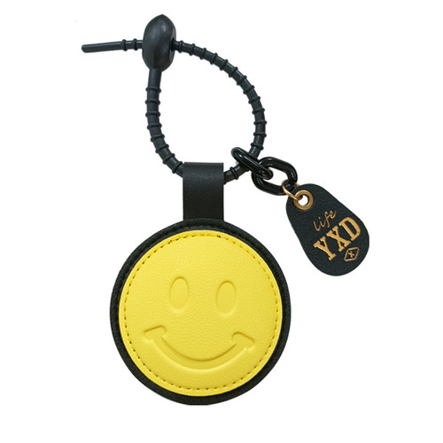 Original design leather smiley face keychain pendant European and American fashion brand bag hanging decoration cross-border foreign trade Amazon wholesale 
