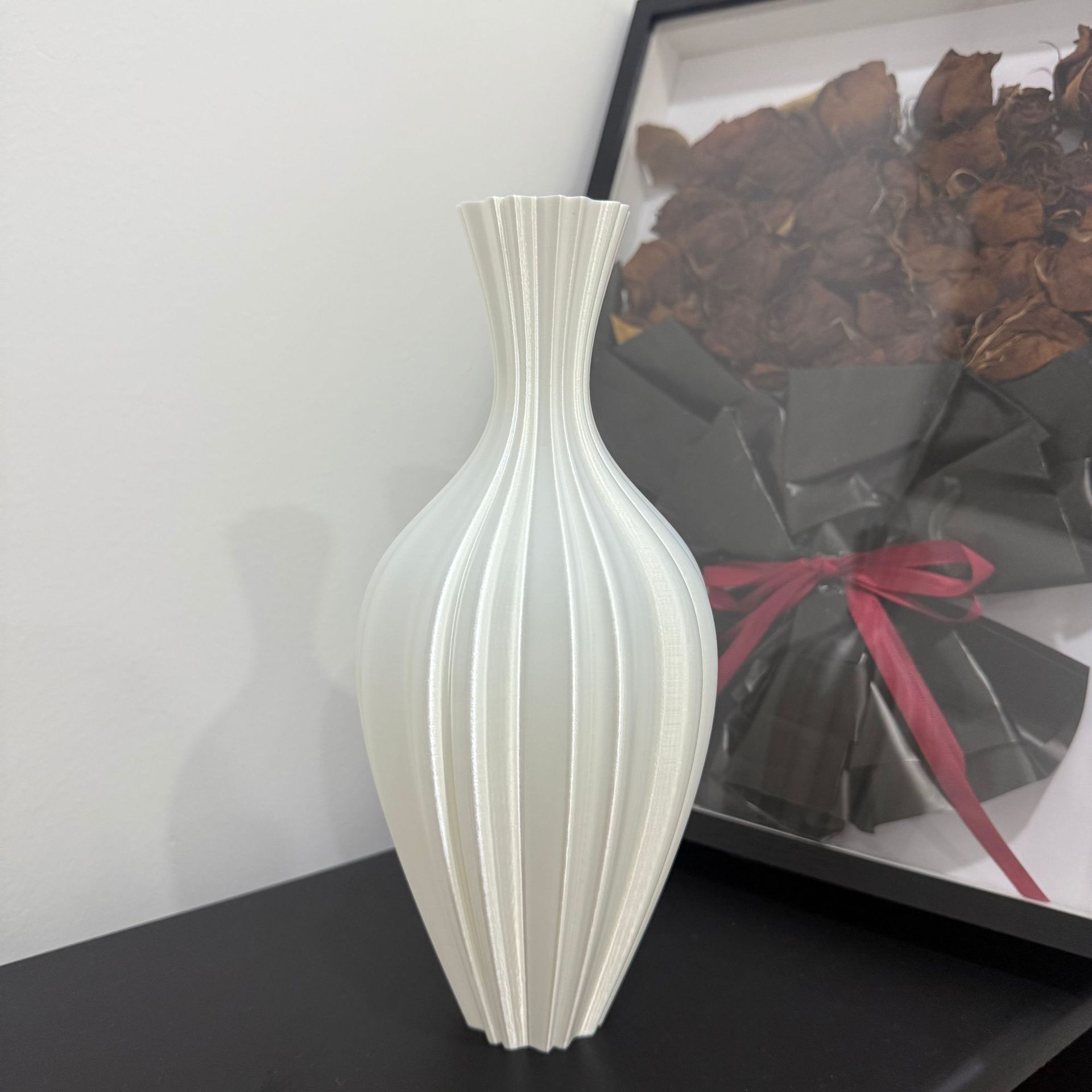 Nuevo arte abstracto jarrón retorcido retrógrado decoración floral ornamentos nórdicos simple inswind impresión 3D lujosa ligera