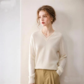 女式毛呢外套;女式羊绒衫;女装呢料加工
