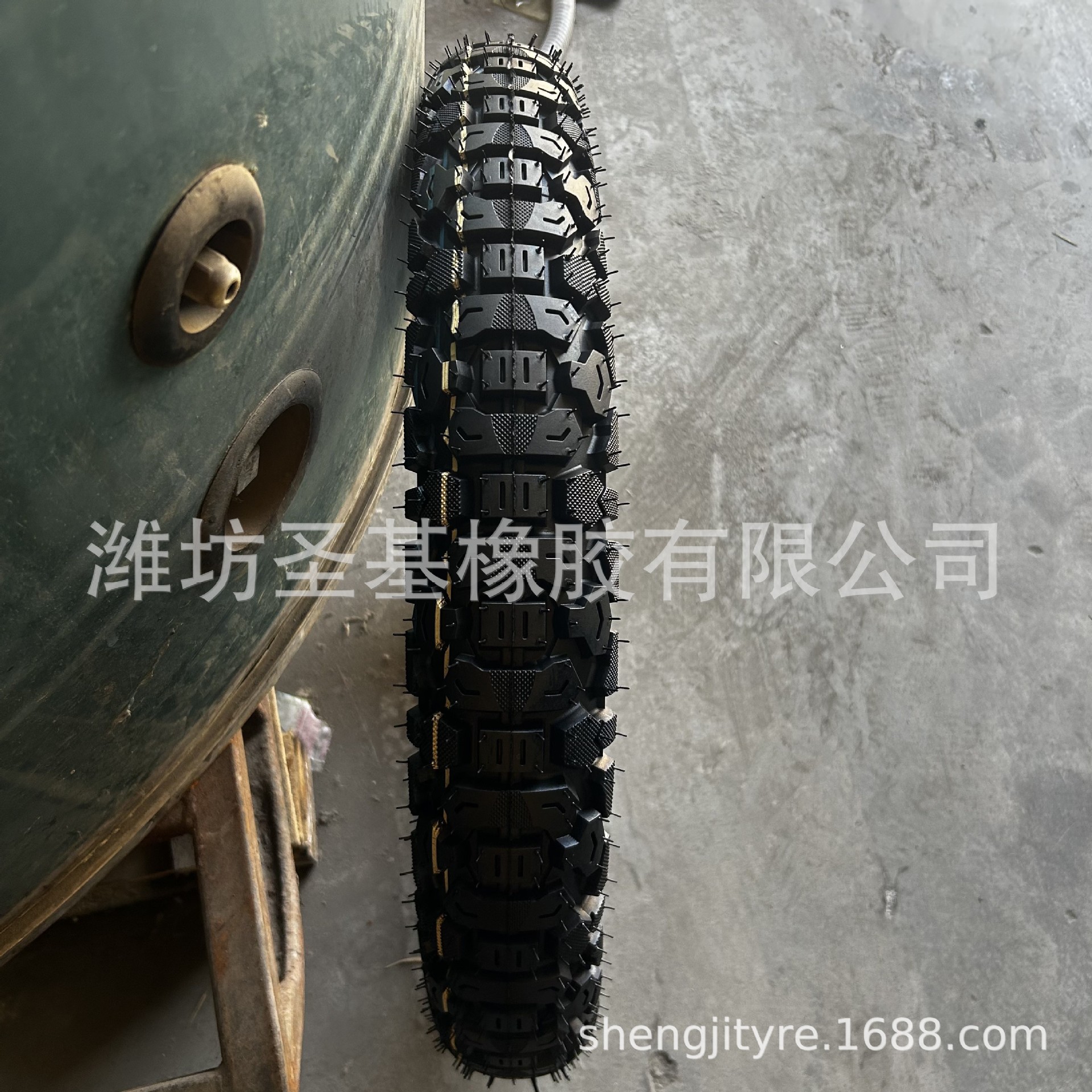 Motorcycle tire factory sells off-road motorcycle tires with anti-slip and wear-resistant properties 350-18