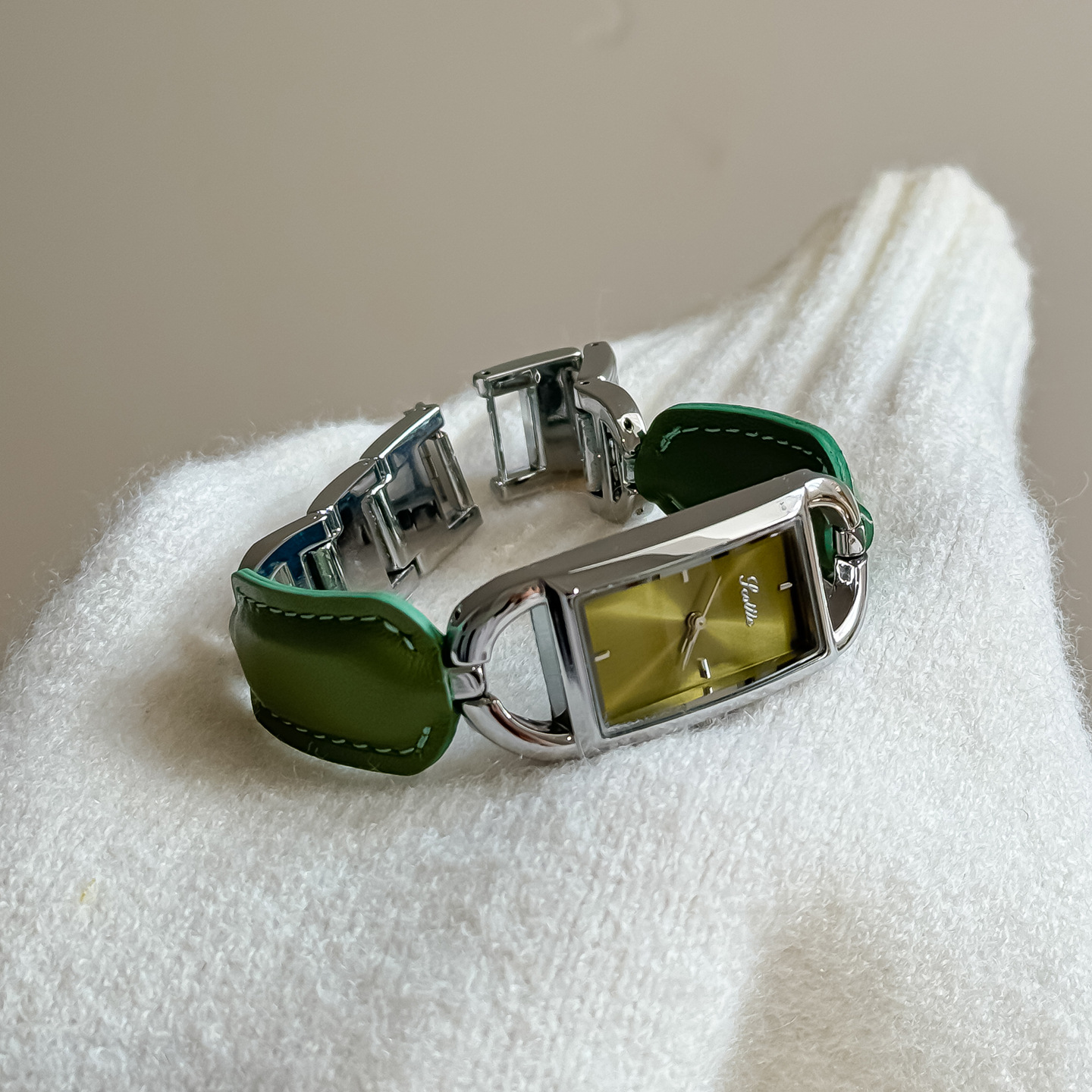 Gaudi-Style Small Square Leather Strap Watch, Women's Simple Bracelet Wristwatch, Live Streaming Direct Sales