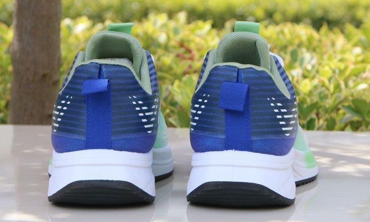 2024 Neue Ice Silk Junior High School Sports Frühlings- und Sommermode Herren-Laufschuhe mit atmungsaktiven_voghion.com