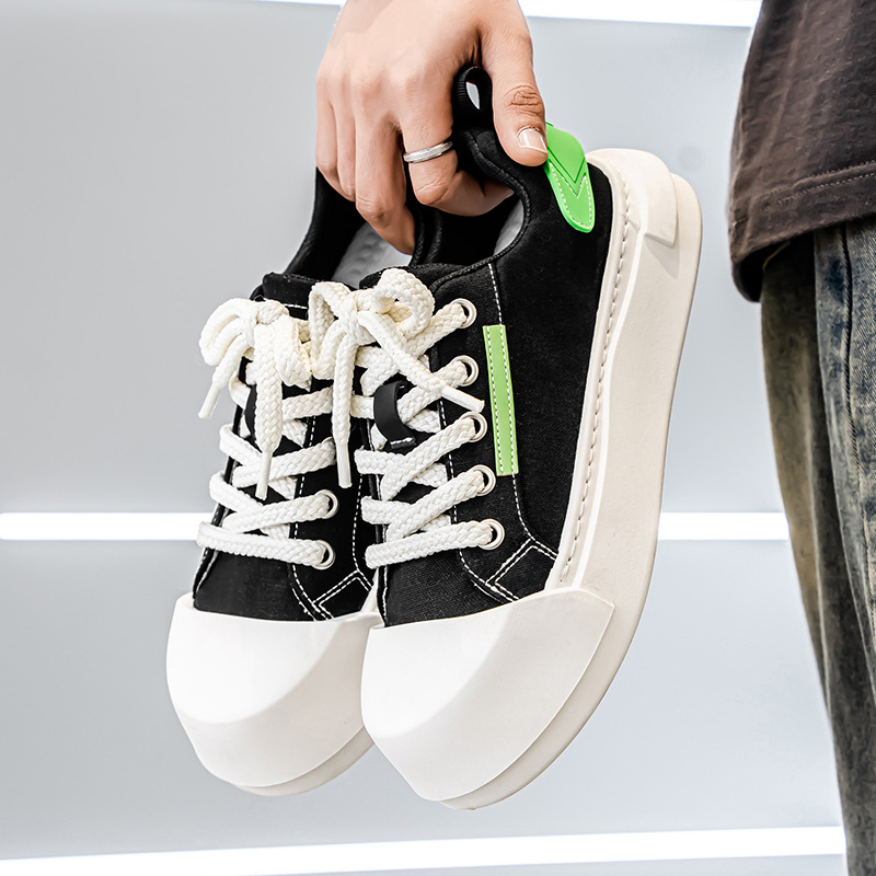 Una pieza de zapatos casuales de generación de cabello 2025 verano transfronterizo nuevos zapatos para hombres zapatos de lona zapatos blancos de aumento para hombres