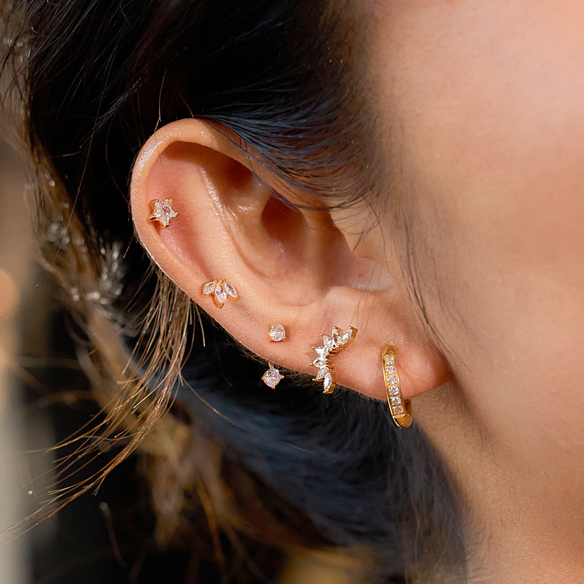 Wanxing Oumeido para una tarjeta aretes de zircon ligero lujoso de alto nivel aretes de acero inoxidable joyas transfronterizas diseño de nicho image 1