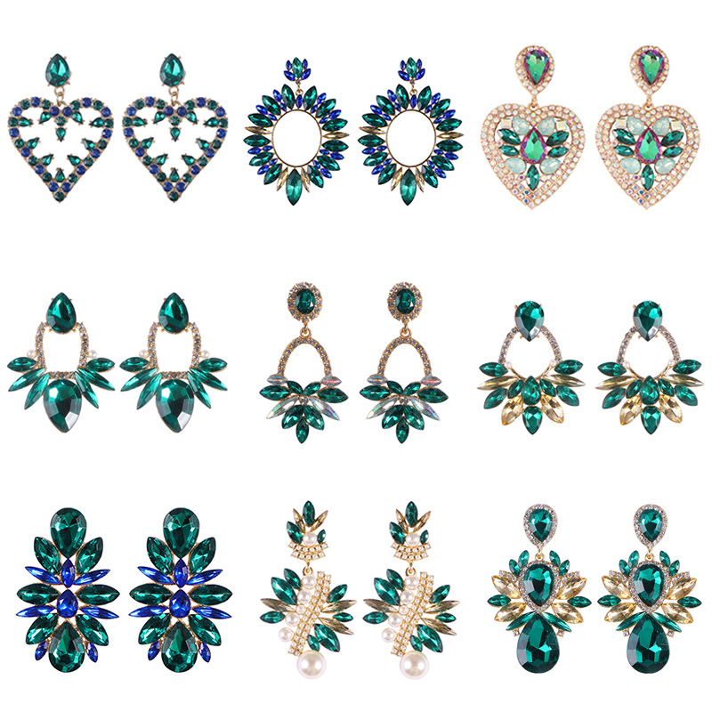 Fashion Heart Shape Alloy Inlay Rhinestones Earrings 1 Pair display picture 1