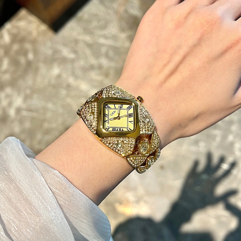 歌迪轻奢满钻高级感手镯式女表小众高级感复古手链石英手表|undefined