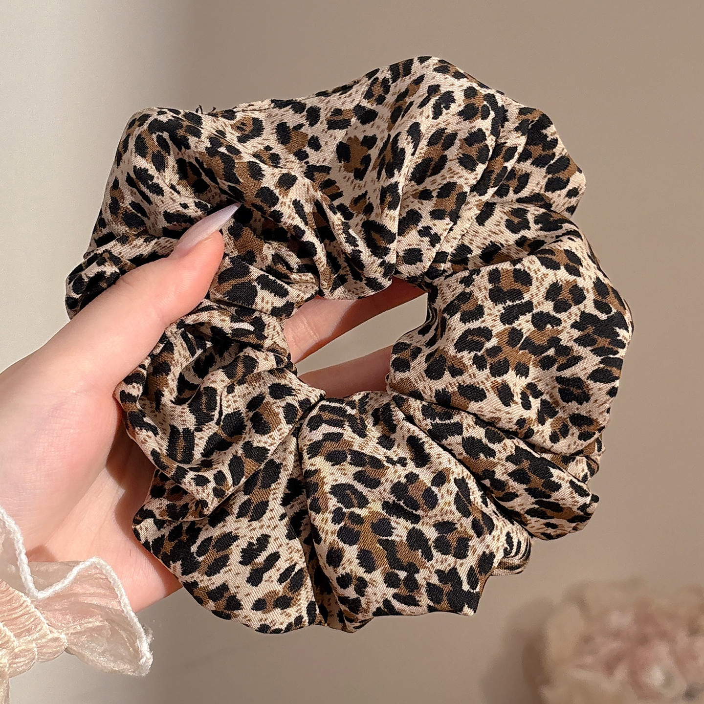 2026 nuevo estilo coreano super grande anillo de pelo intestino grande niñas de alto nivel de sensación de cabello de flores cuerdas de cabello de cordón de goma adornos para el cabello