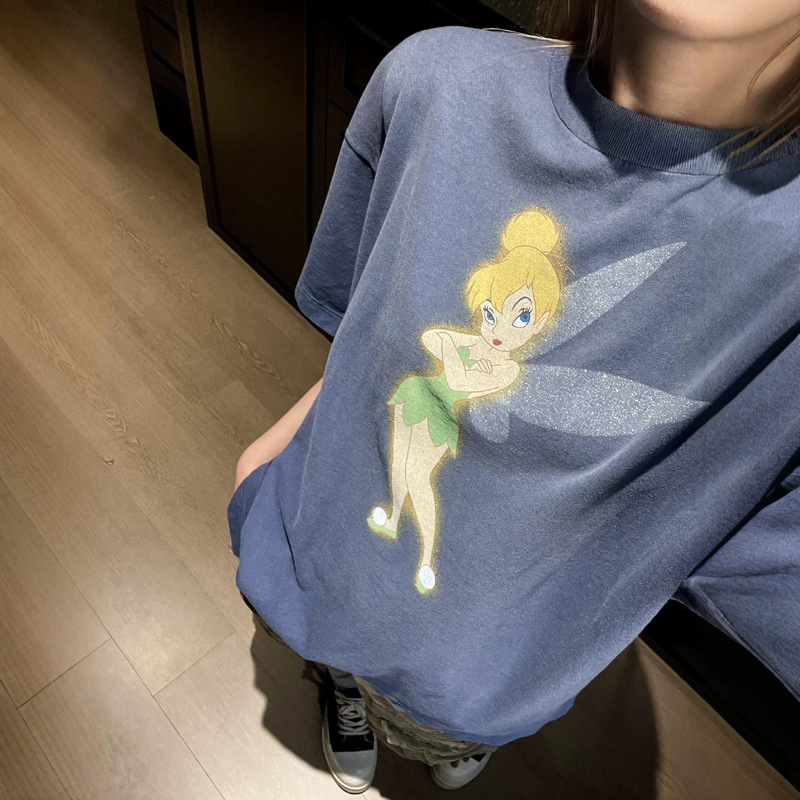 Now, the same Jennie-style short-sleeved T-shirt from Korean designer Jennie, featuring a Korean-style design, a washed and distressed finish, and a vintage print