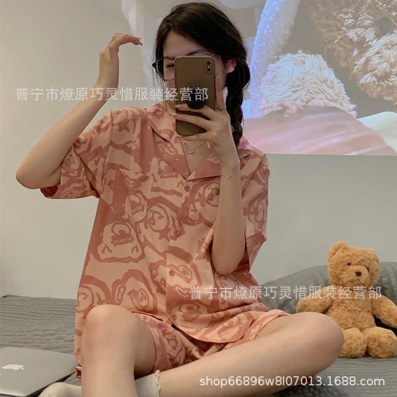 Pijama de verano nuevo hielo pantalones cortos de mangas cortas de dibujos animados KT gato coreano dormitorio de estudiantes ropa delgada set