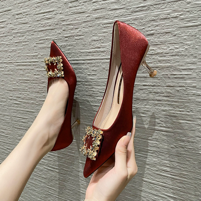 628-39 Свадебные туфли для подружек невесты в Корейском стиле интернет-знаменитостей 2021 зимние новые атласные остроносые модные свадебные туфли на высоком каблуке на шпильке