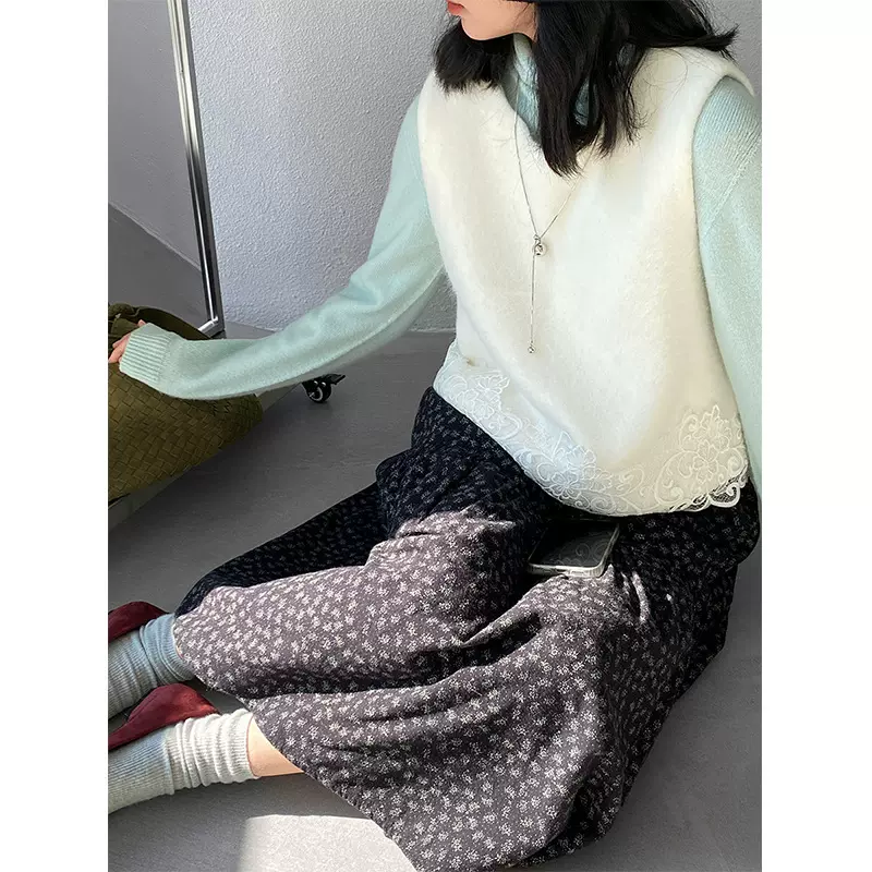 江左 法式气质精致温柔白色蕾丝拼接背心女冬季小个子上衣 25332