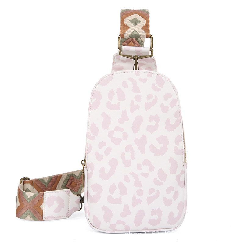 화이트 파우더 레오파드 무늬