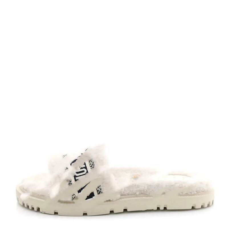 Cross-border foreign trade thick-soled slippers, women's sheepskin wool integrated cross-strap platform thick-soled lamb wool slippers