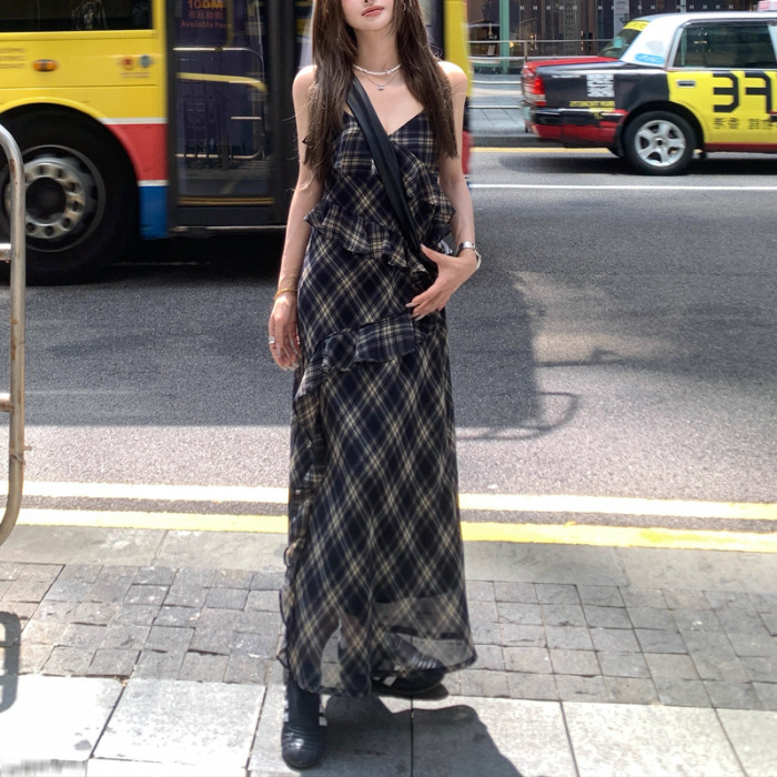 法式复古格纹荷叶边吊带连衣裙女2025夏季新款减龄收腰显瘦A字裙|undefined