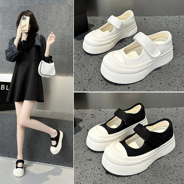 Fashionable Mary Jane shoes platform for leisure