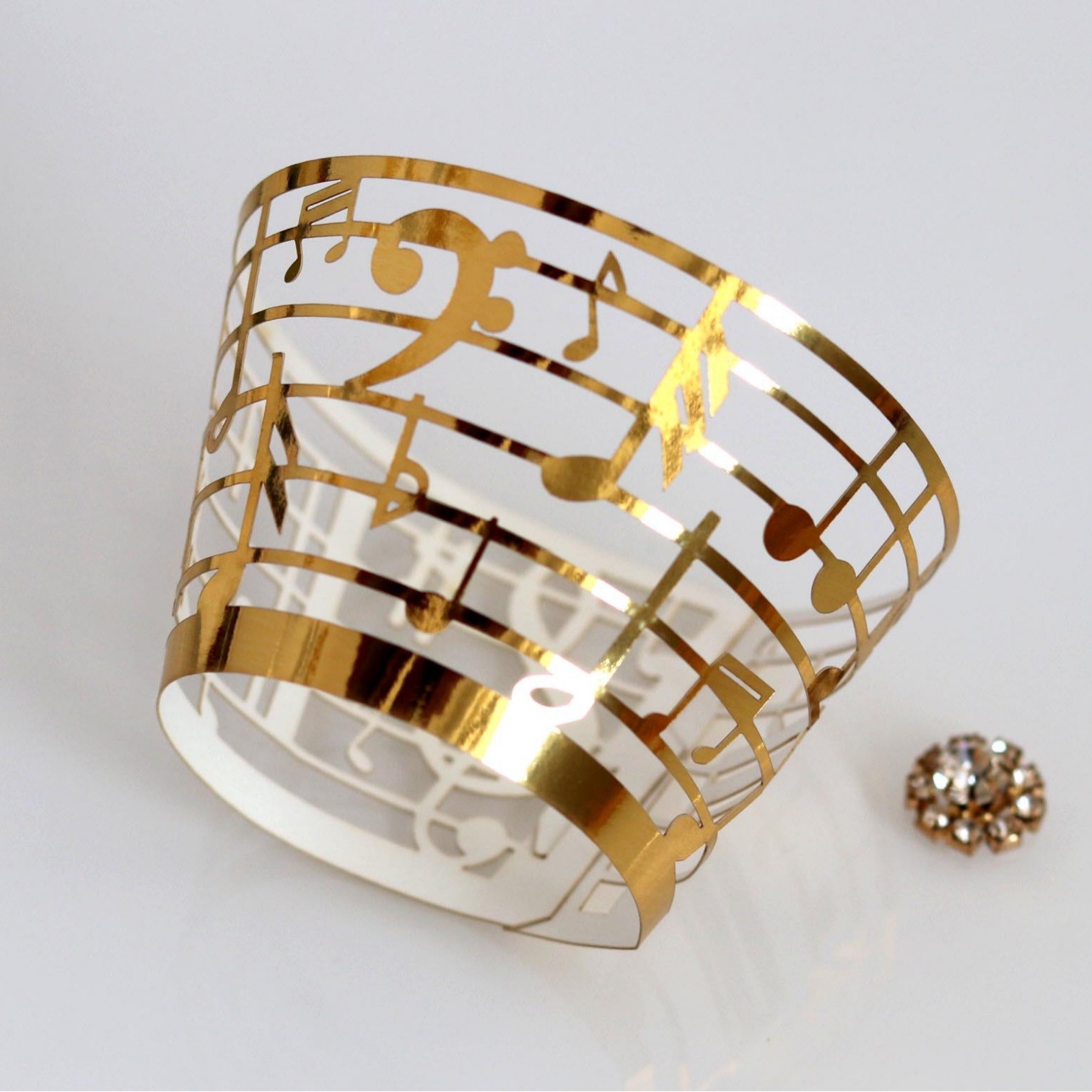 Láser transfronterizo hueca taza de papel pastel borde de papel nota negra tema musical pentagrama decoración taza de papel encaje