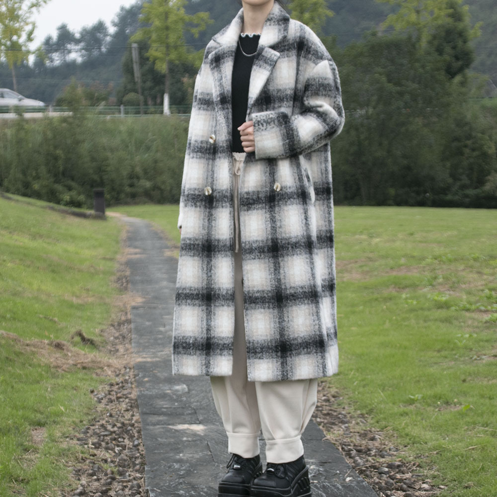 加厚羊毛呢大衣2025秋冬新款女装黑白格子女士外套宽松加长款复古
