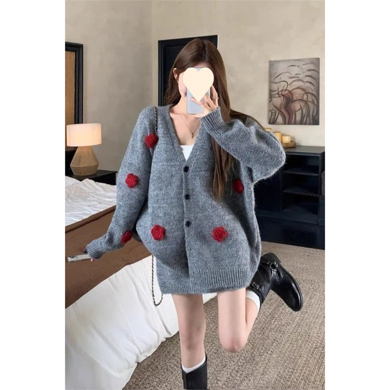 2025秋冬韩版拼色绣花长袖针织毛衣包臀短裙两件套