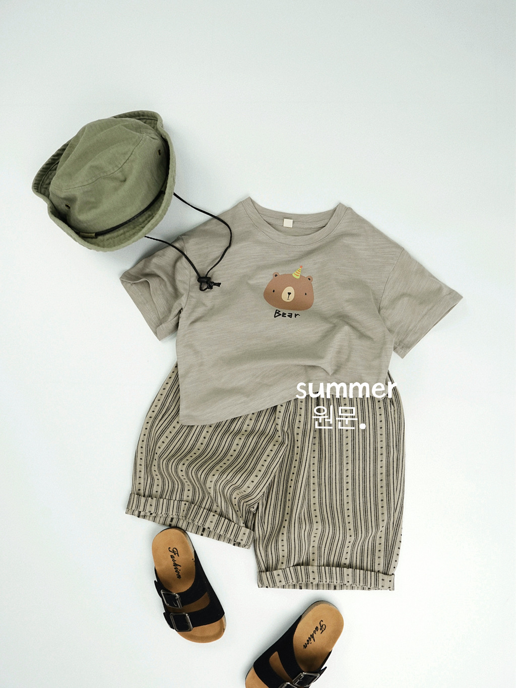 子供半袖2025新型男女児童漫画プリントジャケット赤ちゃん洋気半袖tシャツ夏服a類