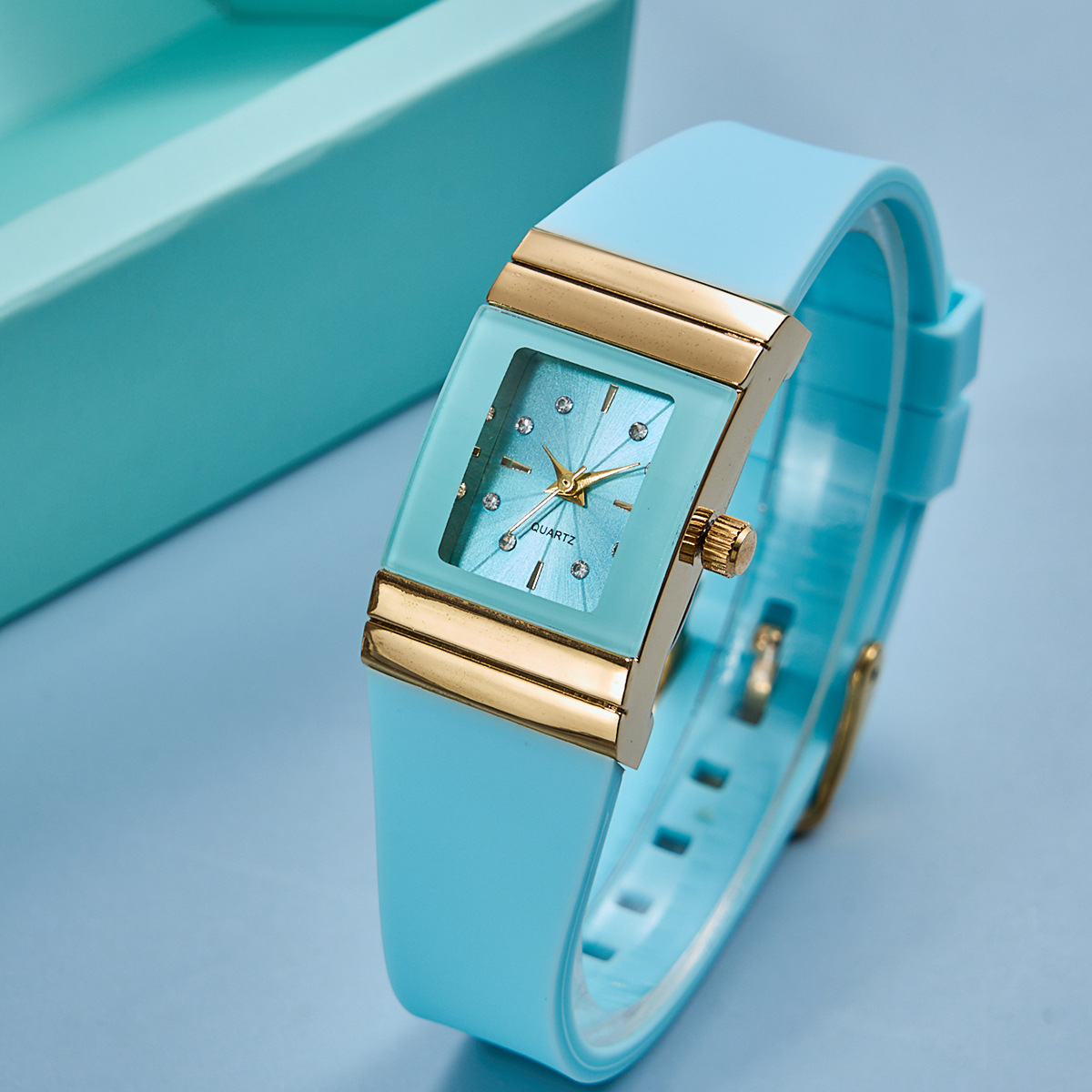 Heiße verkaufende neue kleine quadratische Damenuhr mit Silikonband, modische Damenuhr mit Diamanteinlage, trendige und personalisierte Quarzuhr_voghion.com