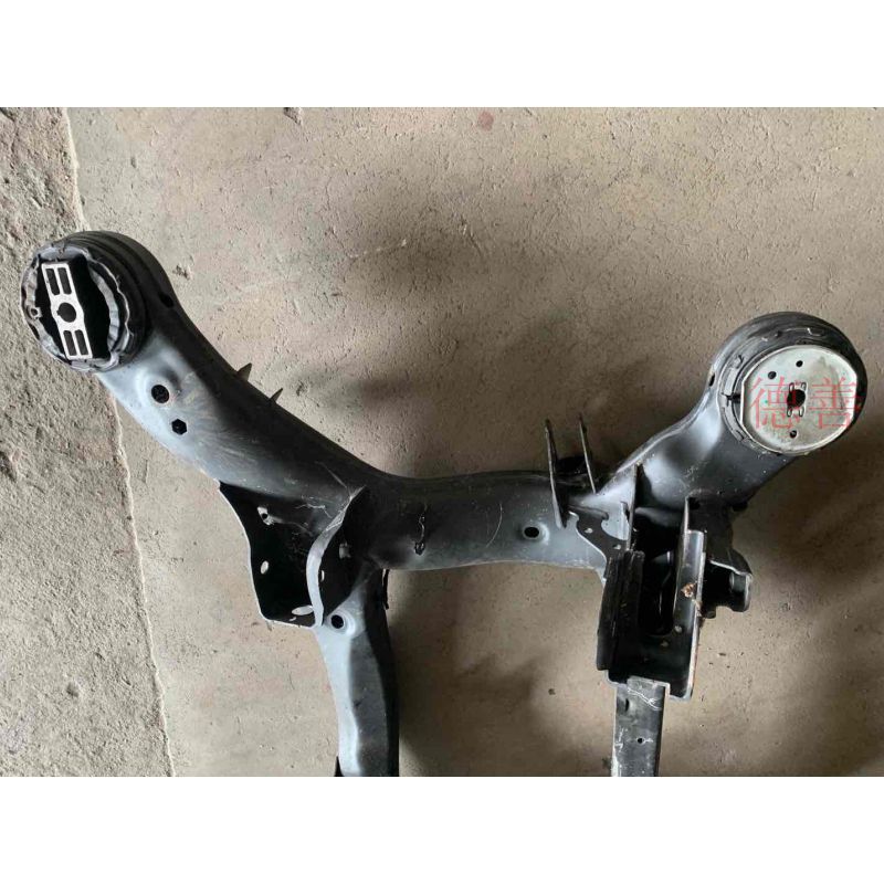 Applicable Mercedes-Benz GLE300 GLE320 GLE350 GLE400 GLE450 rear axle ingot Beam front axle