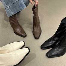 尖头瘦瘦靴女外穿2025秋冬新款百搭显瘦单靴时装马丁靴粗高跟短靴
