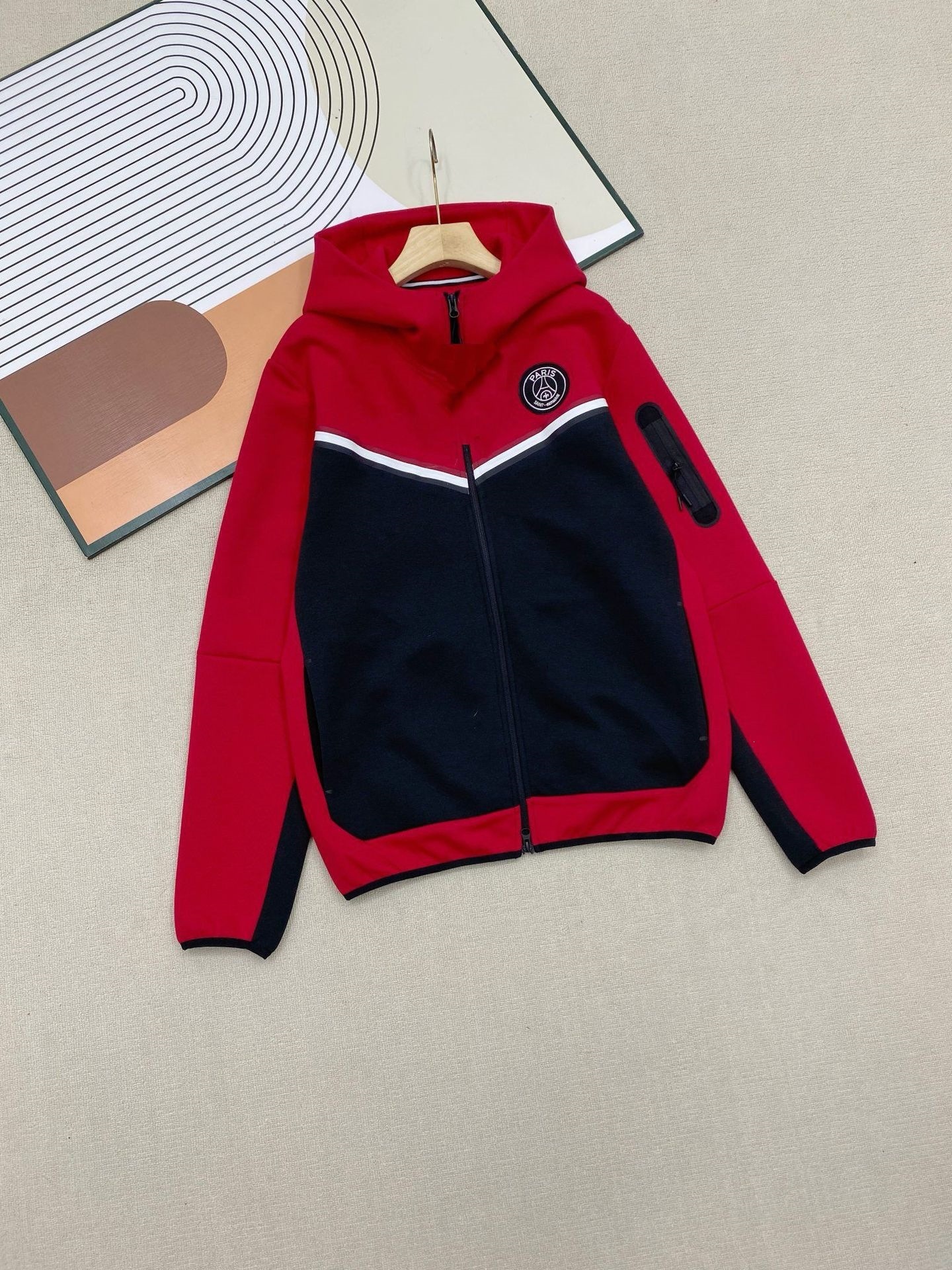 Top. black and red / M