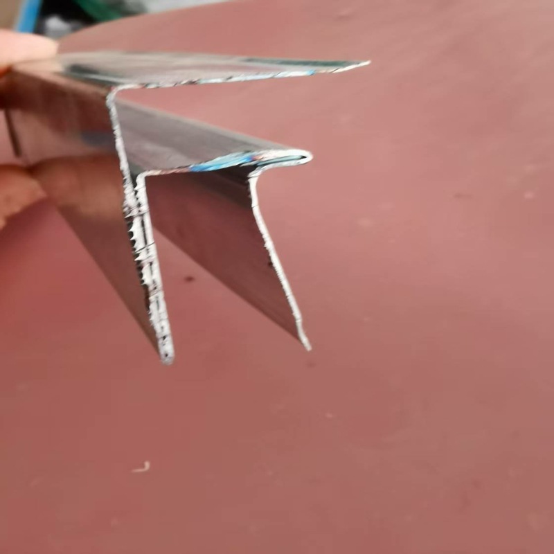 1.4cm彩钢斤型条 风管接头镀锌边条  22风管直角斤型龙骨