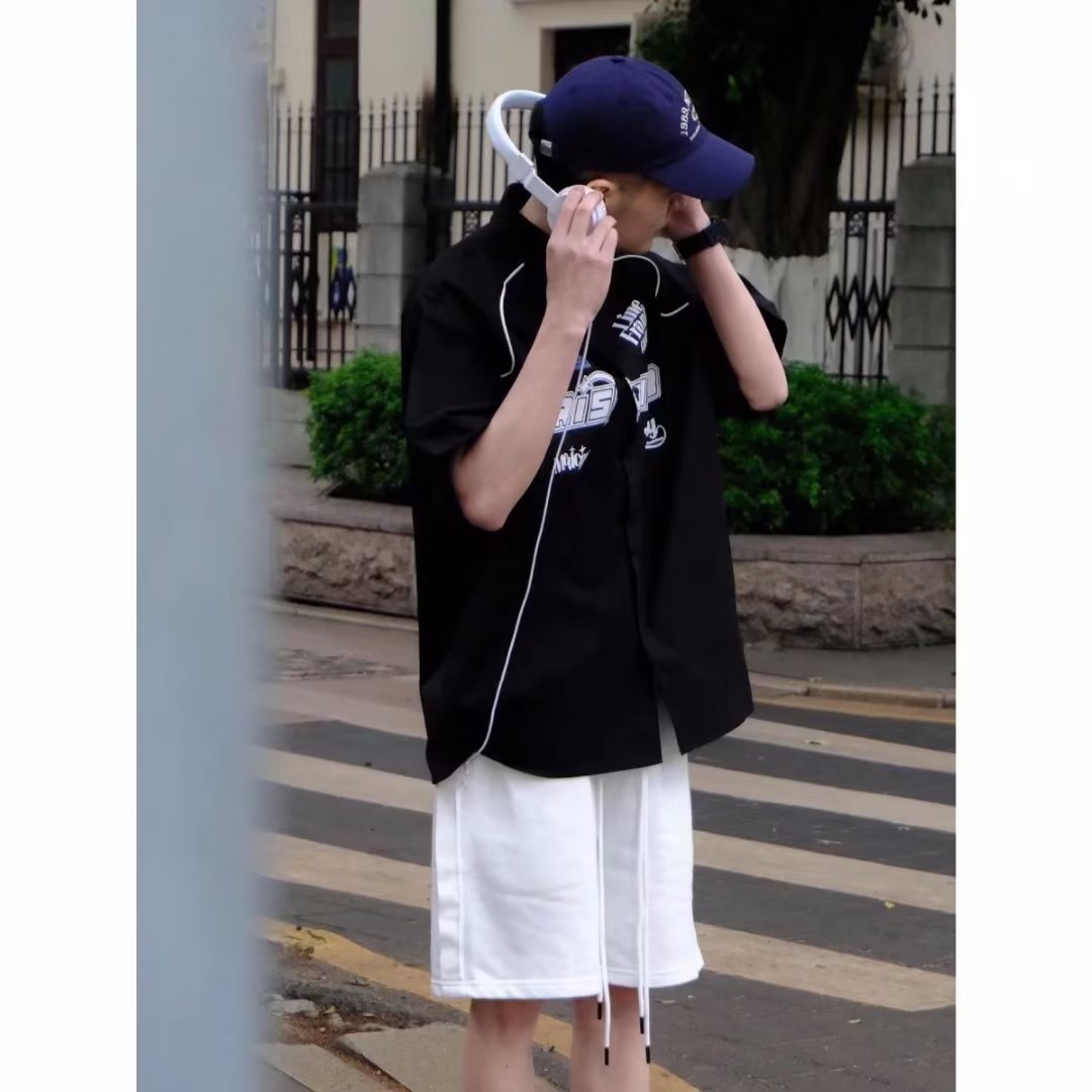 2022 nueva camisa de manga corta con estampado de letra de calle americana para hombres camisa de nicho casual BF suelta de hip hop Retro