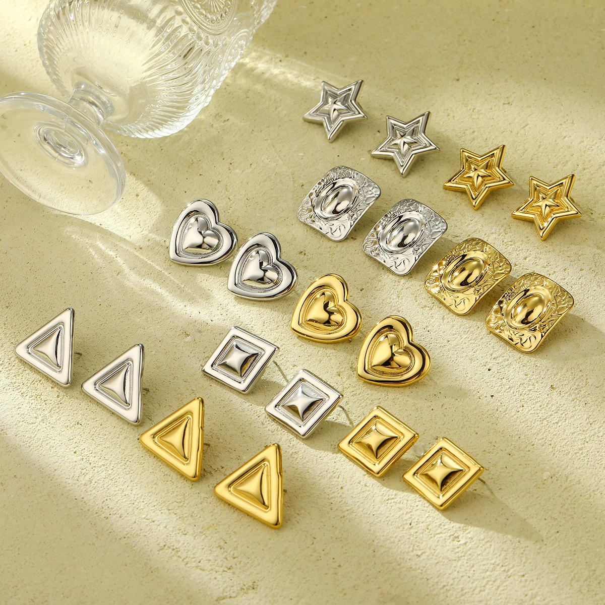 15g Weight 316L Stainless Steel Ear Needle Material Ear Studs Classification 1 Pair Quantity Daily Occasion 304 Stainless Steel Material Triangle, Star, Heart Shape Pattern Women's Gender Simple Style Style Plating Craft 304 Stainless Steel Triangle Star Heart Shape Simple Style Ear Studs For Women's 无