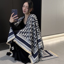 跨境新款欧美字母提花加厚保暖披肩女士秋冬外出防寒保暖斗篷现货