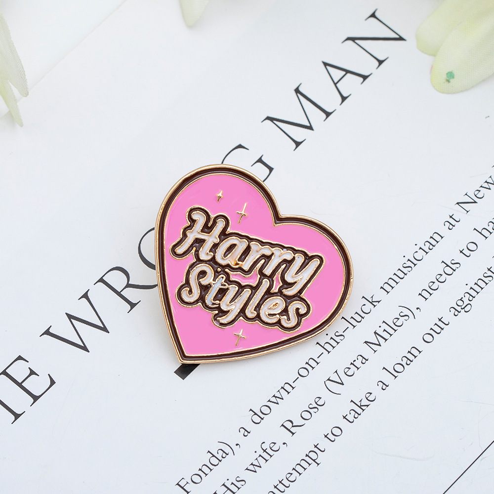 Fashion Letter Heart Shape Alloy Enamel Unisex Brooches display picture 2