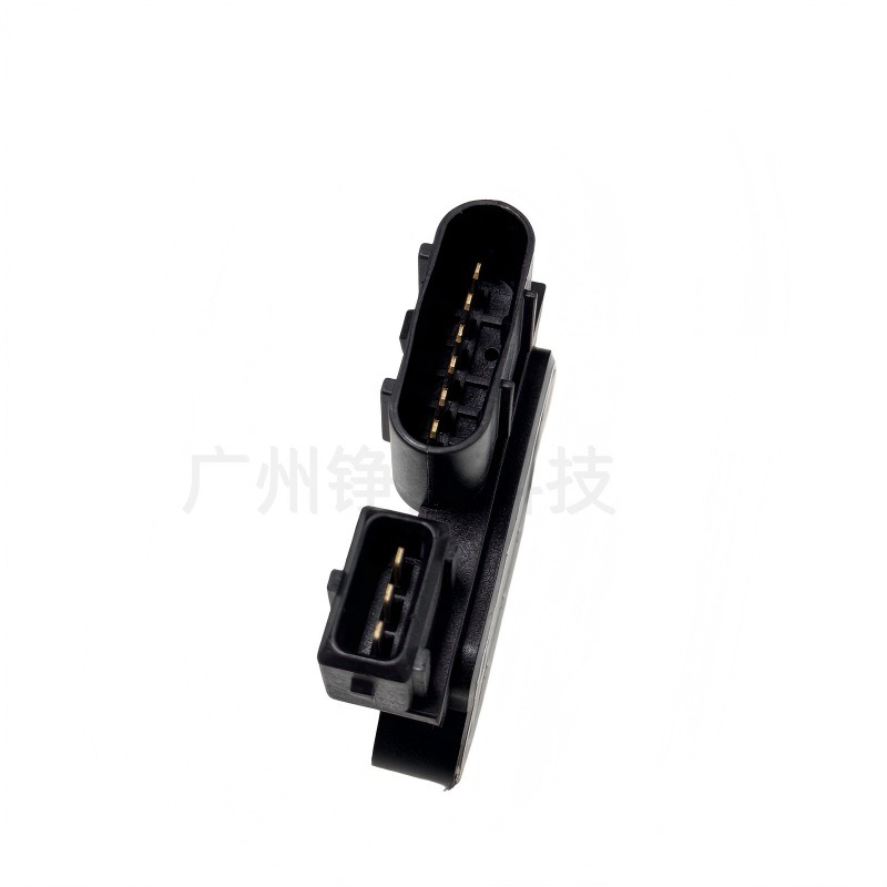 MD326147MD338252 MD338997 is suitable for Mitsubishi Pajero Dodge J723T ignition module