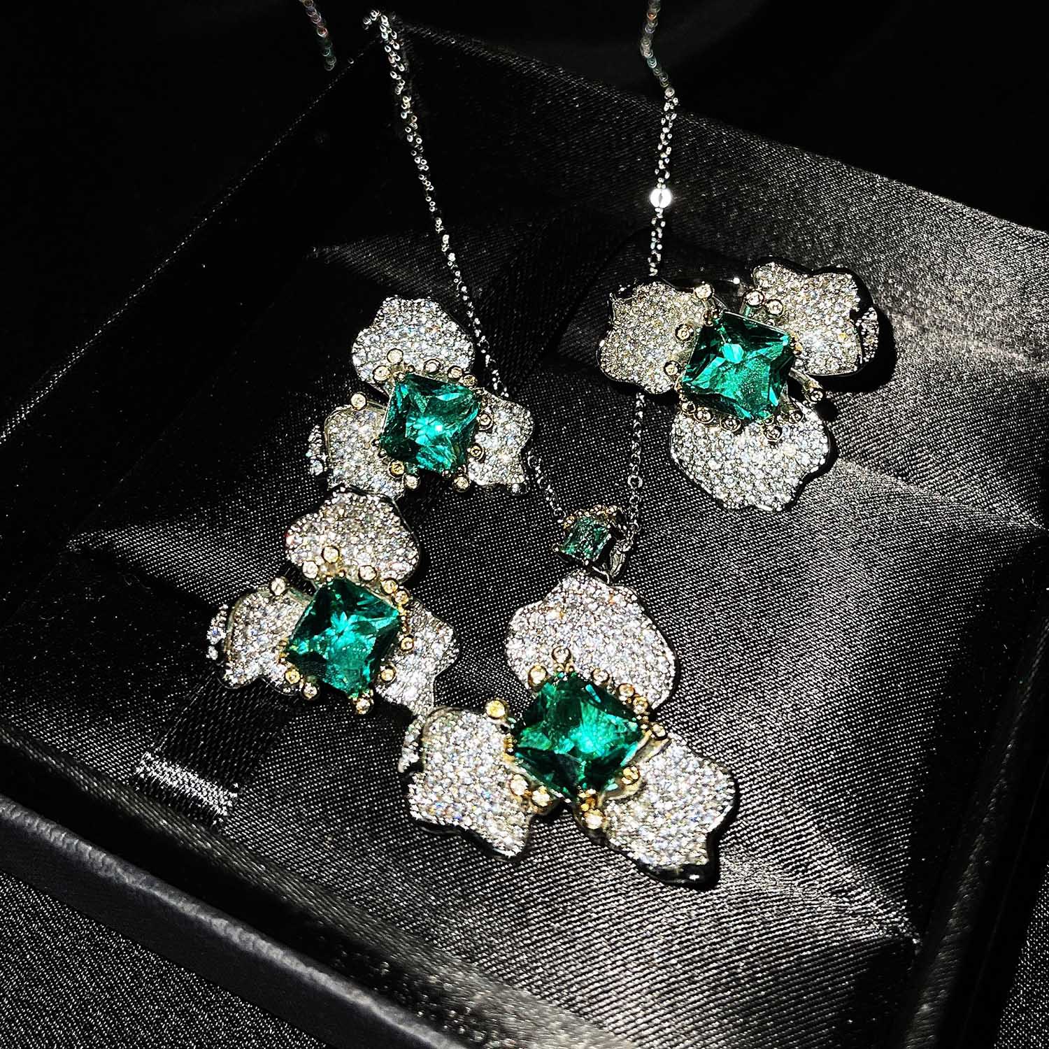 High-end Jewelry Flower Stud Earrings Dignified Generous Style Fashion Green Imitation Emerald Ring High-grade Necklace Set For Women display picture 13