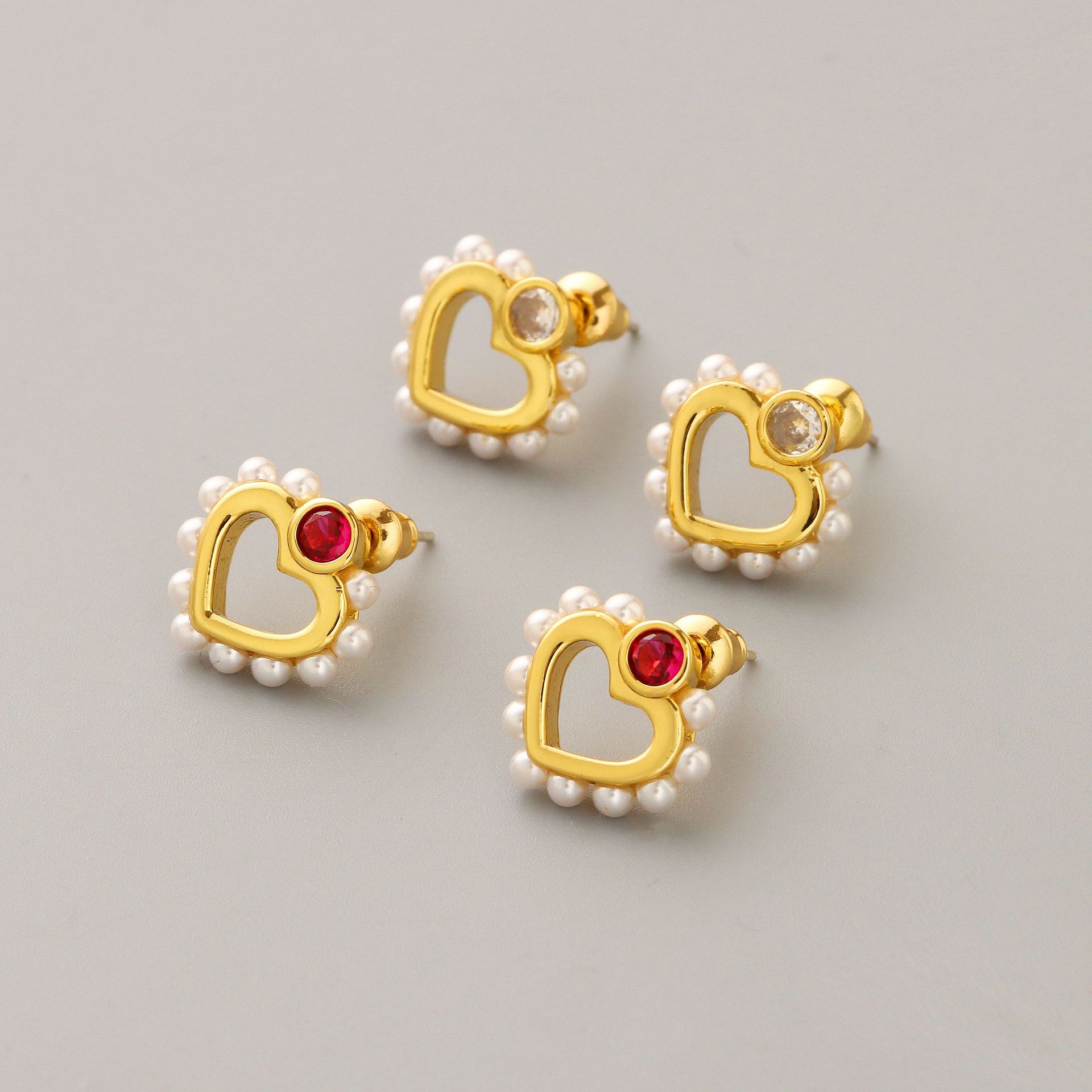 Fashion Heart Shape Copper Plating Inlay Artificial Diamond Pearl Ear Studs 1 Pair