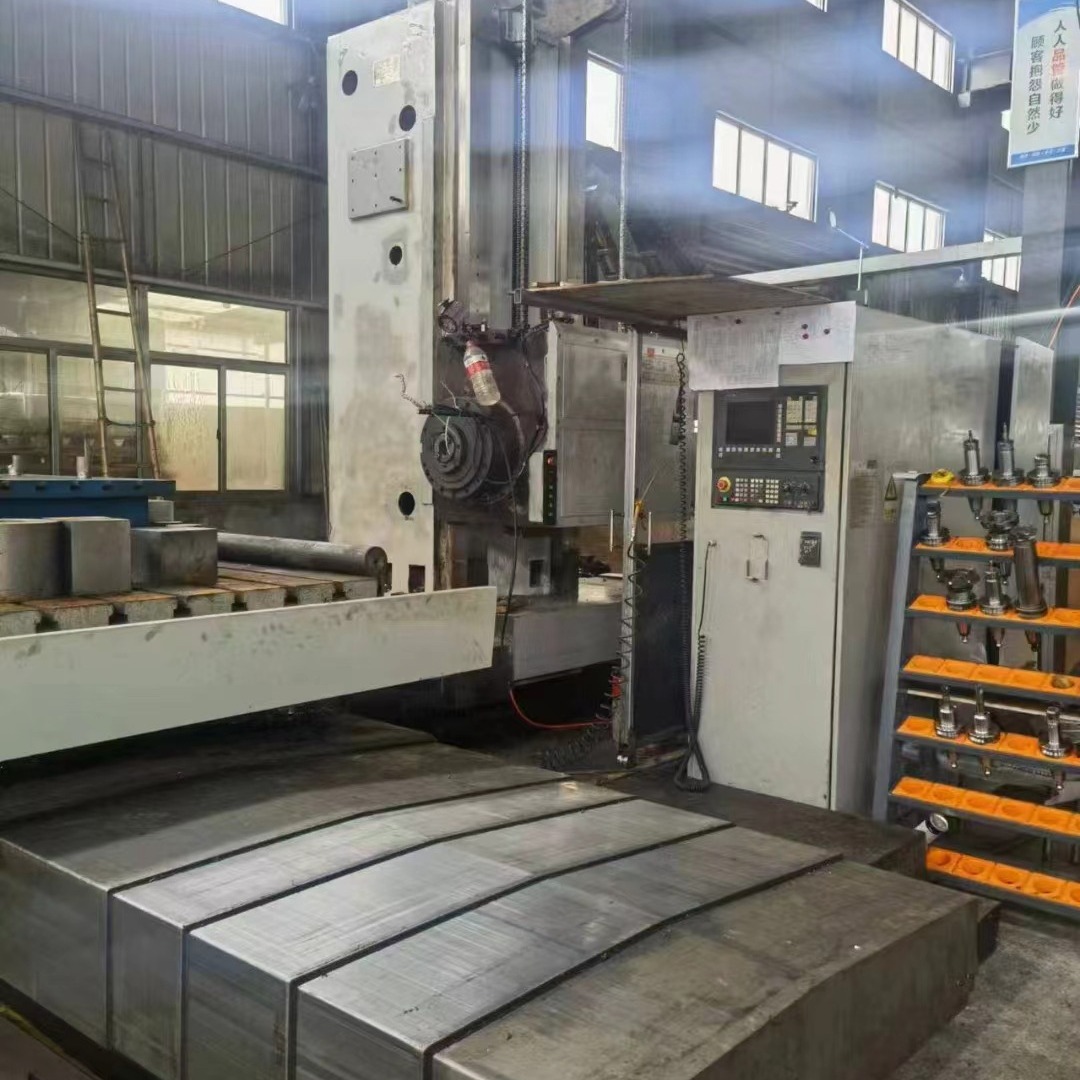 处理二手中捷TK6513数控卧式镗铣床镶钢导轨主轴直径:130