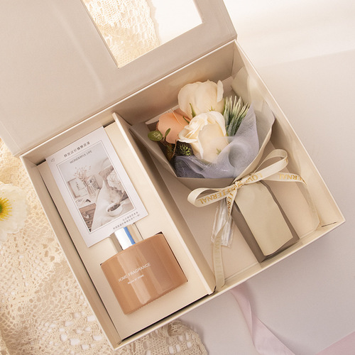 三八妇女节礼物结婚伴娘伴手礼永生花香薰礼盒惊喜生日礼品盒子