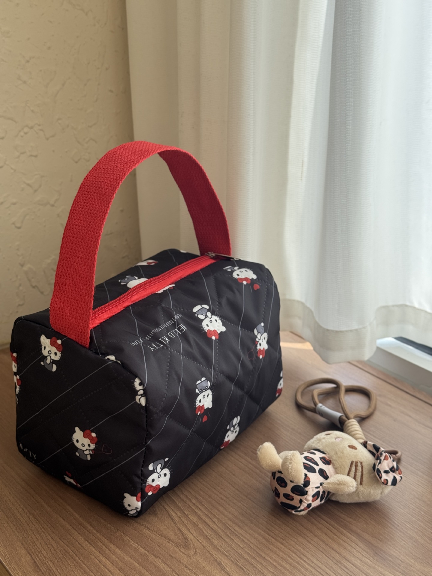 Black kt cosmetic bag [lining + cotton + waterproof] / Special offer large size 20*13*13cm