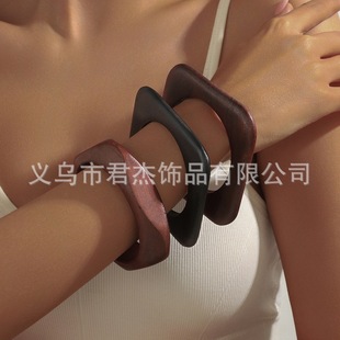 Cross-border European and American Maillard Vintage Cut Wooden Bracelet Fashion Design Geometric Polygon Bracelet for Women