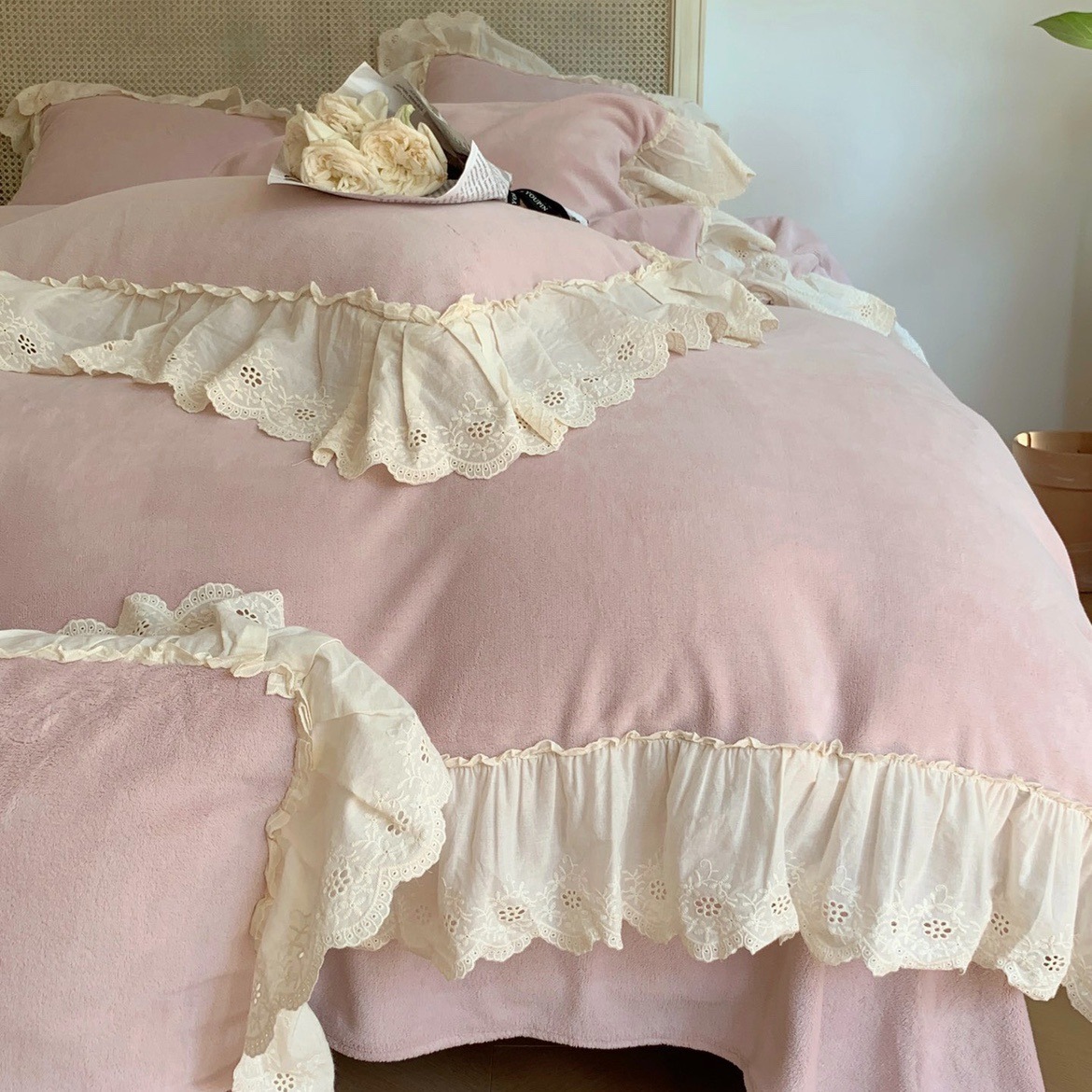 Autumn and Winter Naked Sleeping French Baby Princess Velvet Four-piece Set Warm Coral Velvet Lace Quilt Cover Girl's Heart Bedding