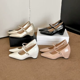 女式皮靴;女式休闲单鞋;女式时装单鞋