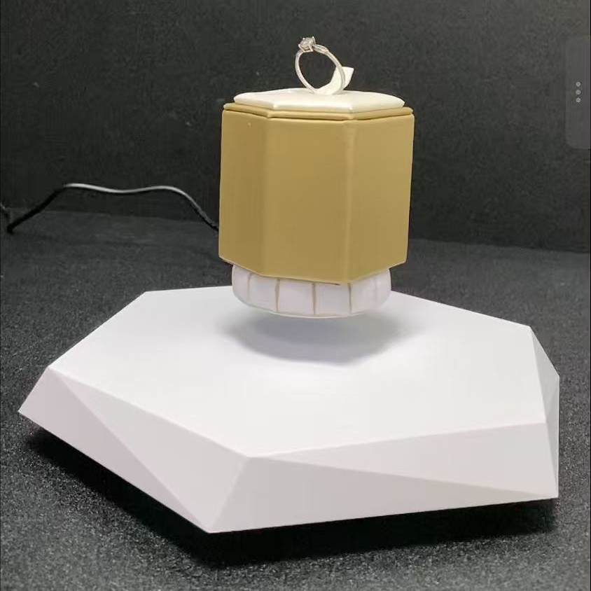 흰색 PZ1 트레이(제품에는 인형이 포함되지 않음)