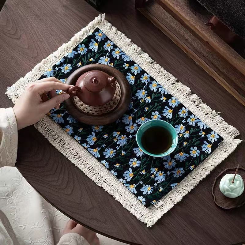 Yishi Tea House 中国風花刺繍ドライバブルマット デイジー中国茶室ティーテーブルテーブルクロス タッセルティーマット ティーマット|undefined
