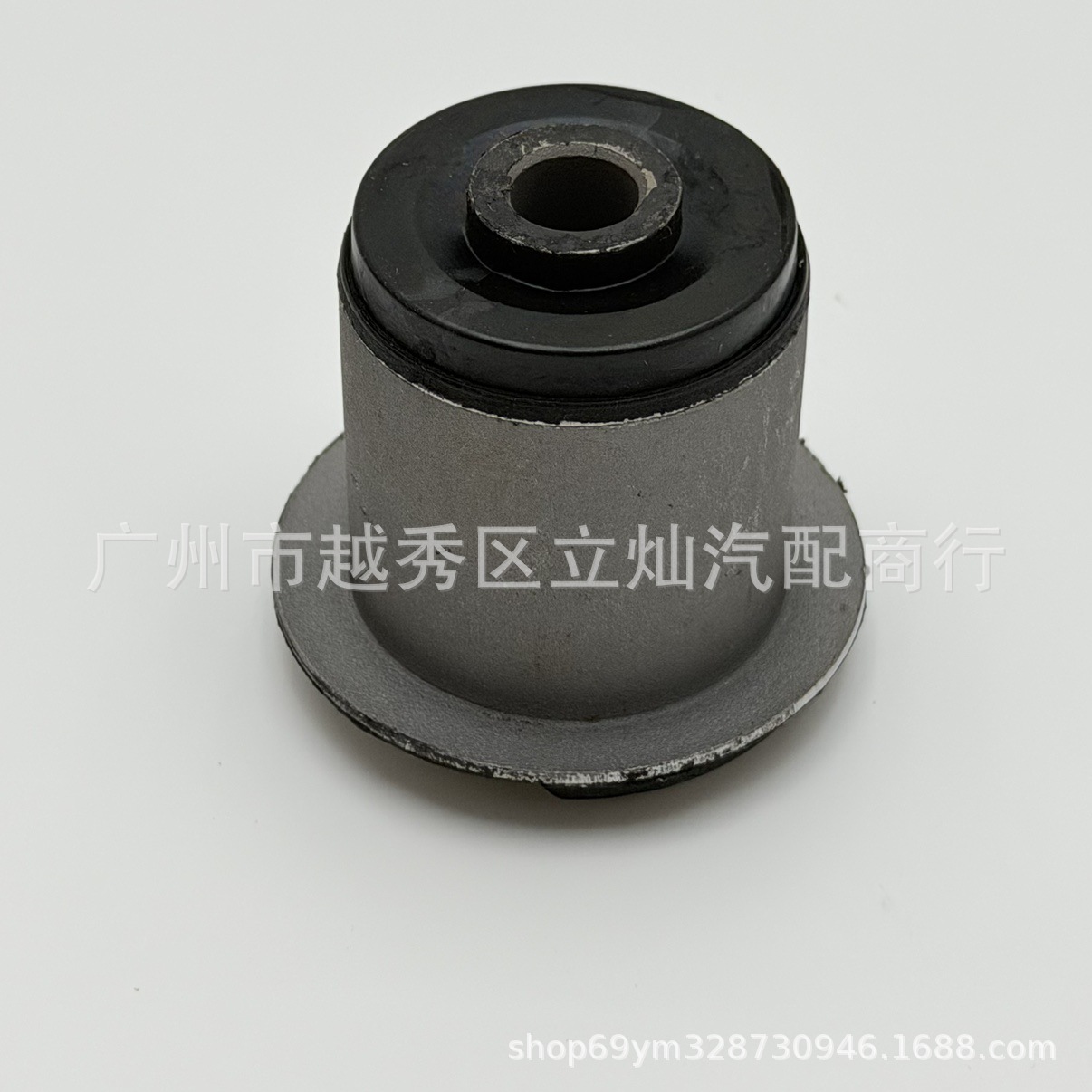 Suitable for Hummer H2 03-09 Front Axle Rubber Sleeve, Front Differential Rubber Sleeve, Fixed Front Axle Rubber Pier 88963599