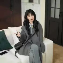 女式毛呢外套;女式针织衫;吊带背心