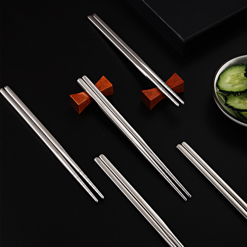 Children's short chopsticks 304 stainless steel hollow non-scalding non-slip high temperature resistant small chopsticks for kindergarten