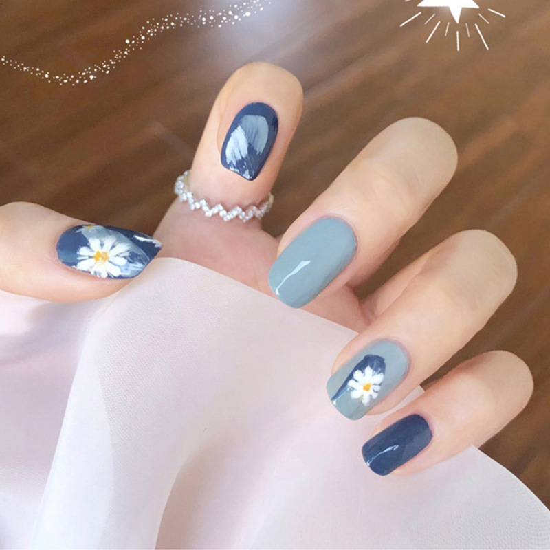 Fresca margarita azul de mar de verano usar uñas comercio exterior 24 piezas blanquear uñas falsas ins de uñas cortas europeas