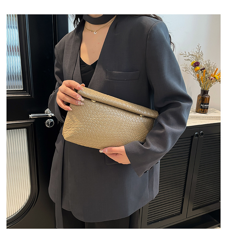 Pu Leather Solid Color Square Clutches display picture 4