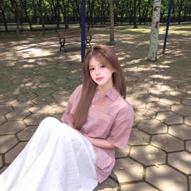 彩色格纹短袖衬衫女夏季宽松休闲设计感小众情侣泡泡纱格子衬衣潮